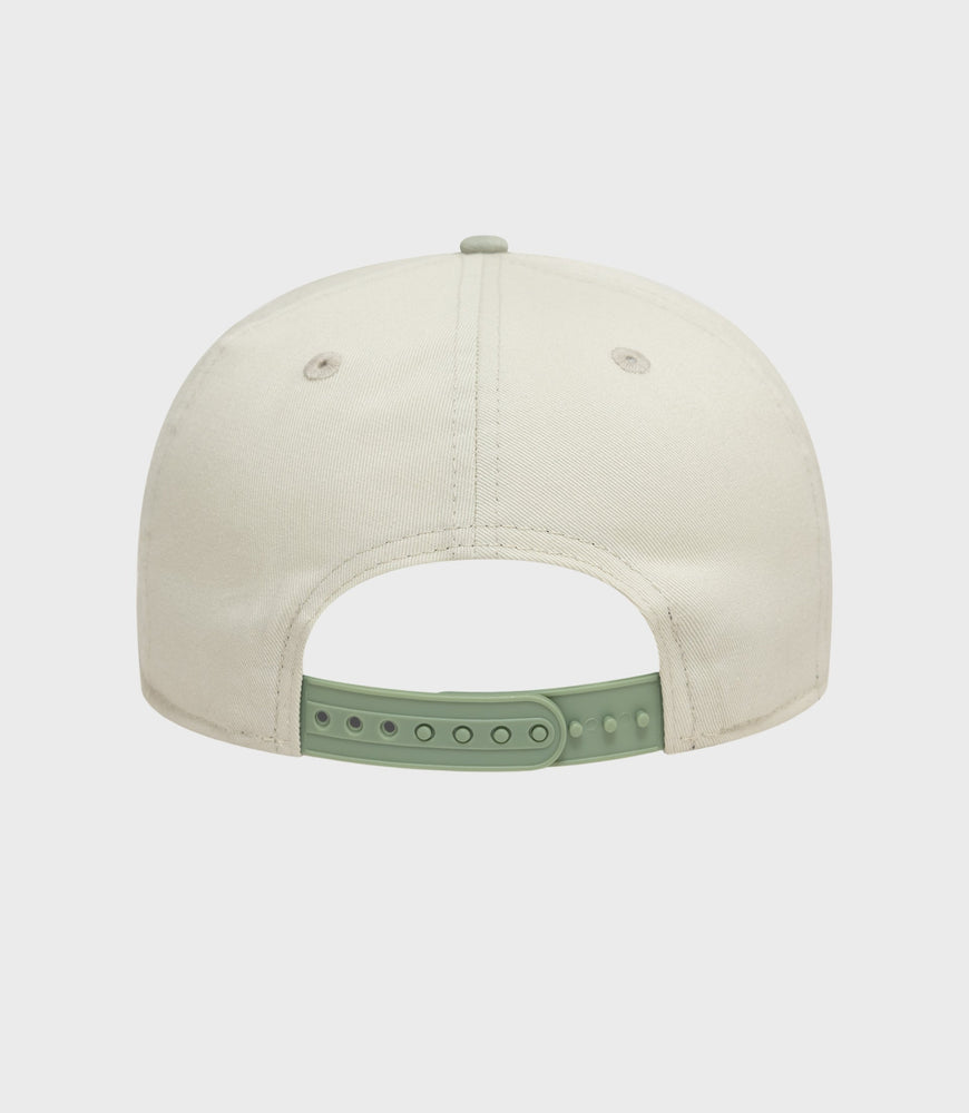 Gorra de golf New Era Alpine con lavado ácido - Blanca