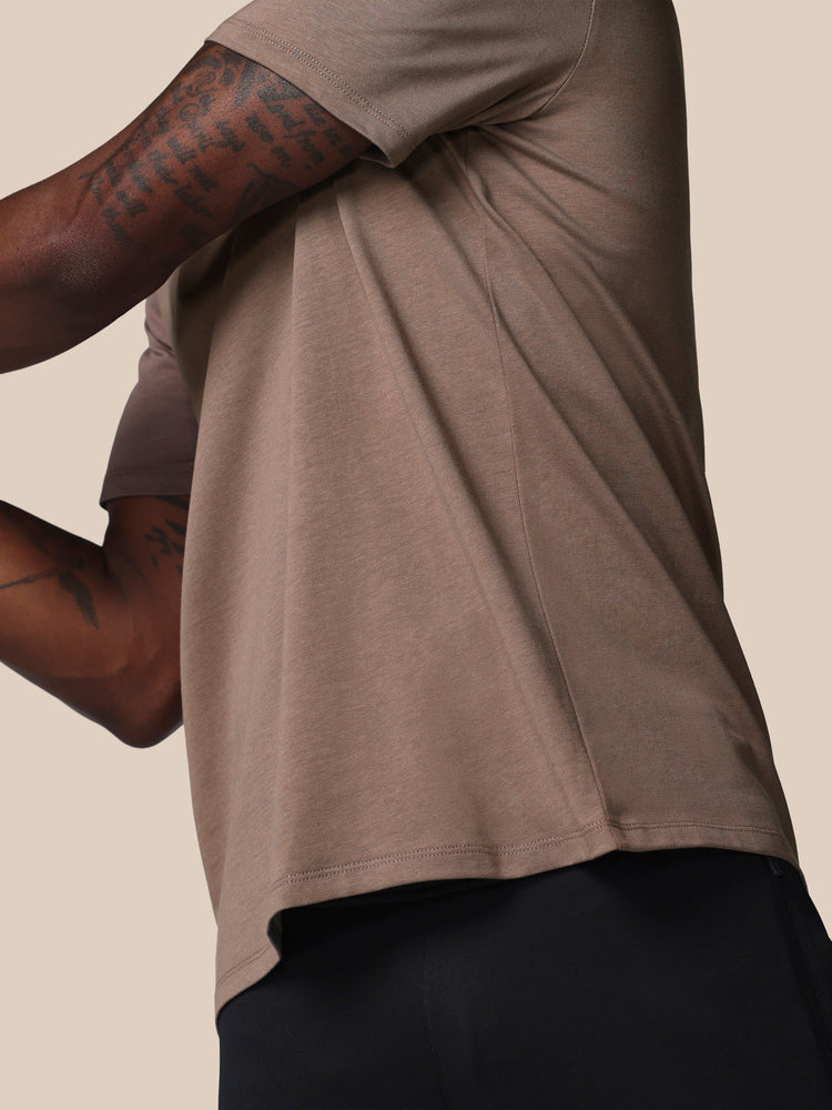 Hombre Adapt Camiseta Gráfica de Manga Corta - Deep Taupe