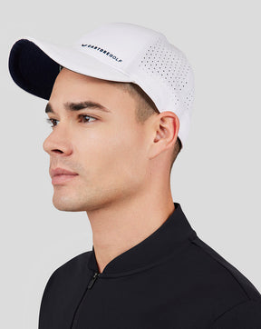 Gorra de golf blanca performance